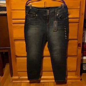 Torrid jegging  jeans